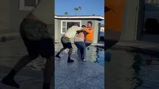 How's she managed that then? 😅 (🎥: Collab)