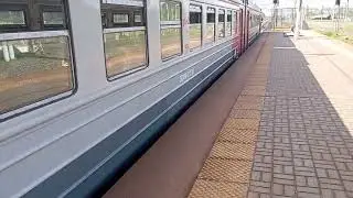 ЭД4М 0127 отправляется со станции Бирюлëво-Пассажирская с сообщением Домодедово-Москва Павелецкая