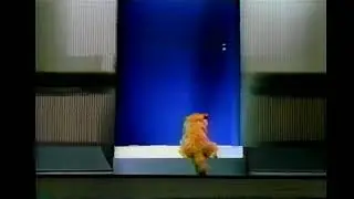 Intel Pentium III prelaunch TV spot - February 24, 1999 (:15 sec, 'Dog')