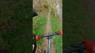 Don’t go right😬 #mtbbikes #mountainbike #mtbworld