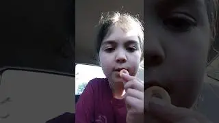 ем в машине💘💘💘