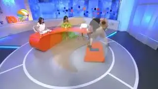 TANER TOLGA TARLACI STÜDYO'YU BASİYOR KADİNİ KUCAKLİYOR