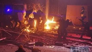 БЕРКУТ ГОРИТ Евромайдан (Грушевського 20.01.14)