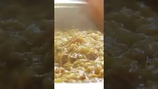 E vai sair aquele Risoto de Funghi Secchi 🙏🧑🏽‍🍳❤️😋 #risotto #funghi #mushroom #village #rurallife