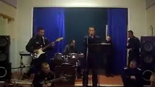 Тувинец красиво поёт