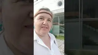 У фонтана на Глобусе.