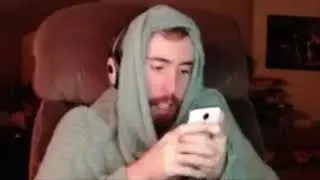 Asmongold reads his twitter DMs