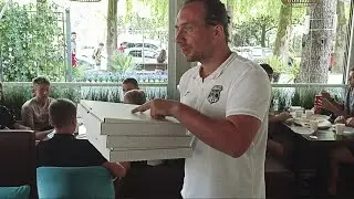 8-я серия. Долгожданная победа над Авангардом, испытания в пиццерии и анализ игры Россия - Голландия