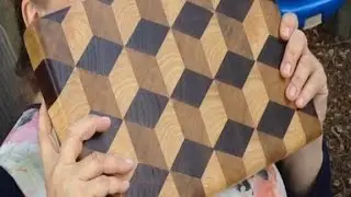 Louis Cube Cutting Board