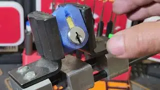 (602) Introductory practice lock from Toool. Two broken picks. See description bellow.