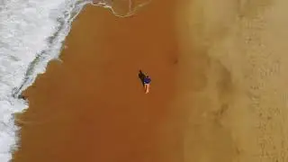 Пробежка по берегу океана
