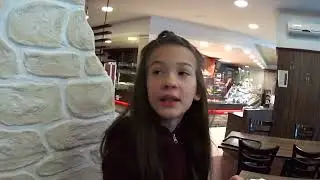 Сидим в кафе