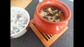 Невероятно вкусный ужин! Жаркое с курицей и беконом в горшочках