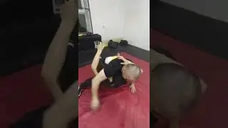 Оказались в проигрышной позиции? Не переживайте, биомеханика вам поможет.#мма #рек #grappling