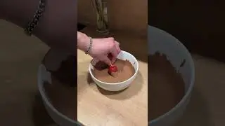 КЛУБНИКА В ШОКОЛАДЕ ЗА 5 МИНУТ