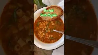 Pasta Fagioli (Pasta and Bean Soup) 🥣