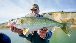 Fishing for GIANT Walleye on Lake Sakakawea