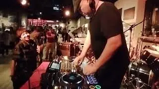 Feel the music Afraid Thomas & Dominic  Chow