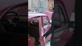 звук закрывания двери на Москвиче 407