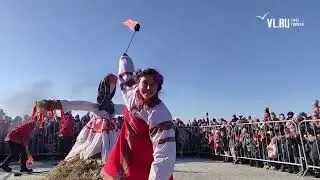 Впервые за много лет главную Масленицу Владивостока сожгли на льду Амурского залива