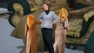 IBU GURU CANTIK SEDANG MENGAJAR