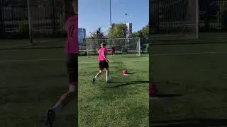 Подпишись#футбол #football #footballshorts #footballskills #рекомендации #fyr #fypシ゚viral #тринк