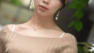 Itsuha, 28 years old, Tall Secretary's Tight Skirt and Stunning Legs Off Duty 