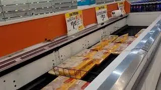 Storm in Sacramento caused power outage. WinCo grocery store shelves are empty  ~ 1/8/2023