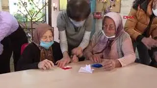 Japon Öğretim Üyesi'nden Mavi Ev'de origami eğitimi