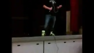 kyle doin the I-Pod sing along!