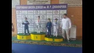 Схватка 2х Легенд борьбы переросла в массовую драку:)