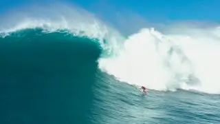 MASSIVE SWELL SLAMS THE NORTH SHORE XXL