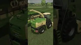Harvesting backwards with @TheCamPeRYT! 💪🚜💨 | FS22 Shorts