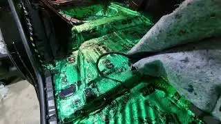 В Автосервисе KraftTech Ford на антикоррозийной обработке.