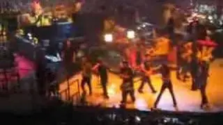 Tokio hotel Throwing teddies