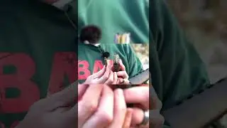 Komischer Adapter für Militär Übungen ?!!