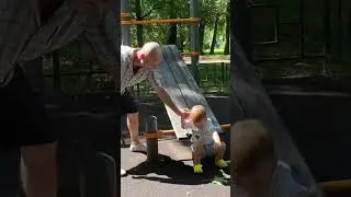Внук тренируется!