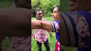आंटी ने पकड़ा अपनी बेटी को