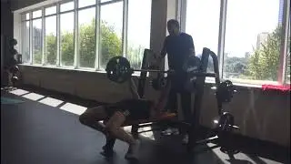 Жим  100 кг