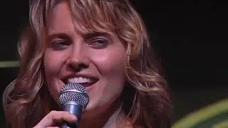 Lucy Lawless - I'll Stand By You (Live in Chicago 2007) [HD]