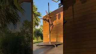#aerialist #pole #poletricks #poletraining #gymnastic #splits #circus