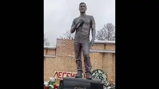 и только плачет одинокая свеча🕯светлая память Юрочке