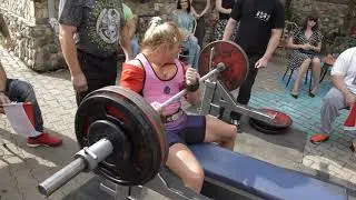 Екатерина Зайцева..категория 82.5 кг..на штанге 210 кг