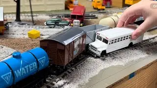 Bachmann School Bus Adventures - HO Scale Trains