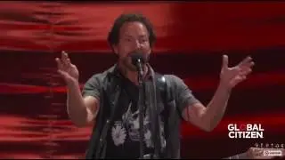 Eddie Vedder and Chris Martin 2016 at Central Park NYC 24 09 2016