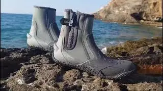 Simms Zipit Bootie -  wędkarskie buty neoprenowe na skalne i wodne podłoże