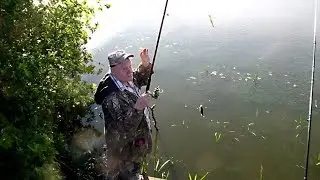 Рыбачим карася