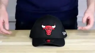 New Era Chicago Bulls Stretch Snap 9Fifty Cap in Black