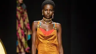 ADUT AKECH VERSACE RUNWAY