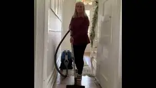 A Vacuum Cleaner That AROMATIZES Your Home??? #sirenavacuum #cleaning #shorts